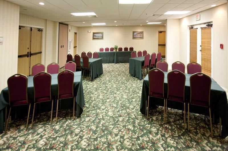 Best Western Plus Ambassador Suites Venice Gardens Facilities photo