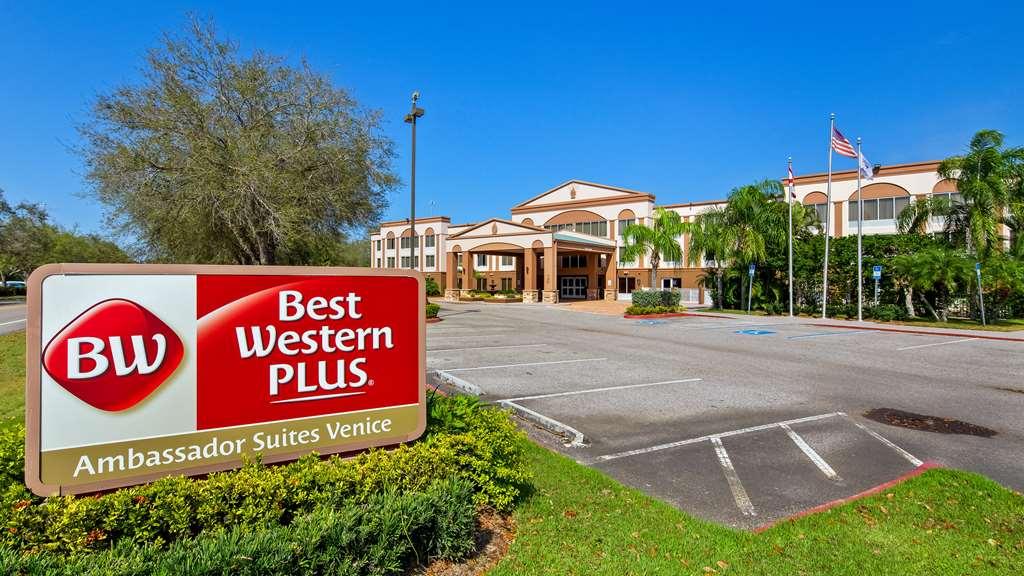 Best Western Plus Ambassador Suites Venice Gardens Exterior photo