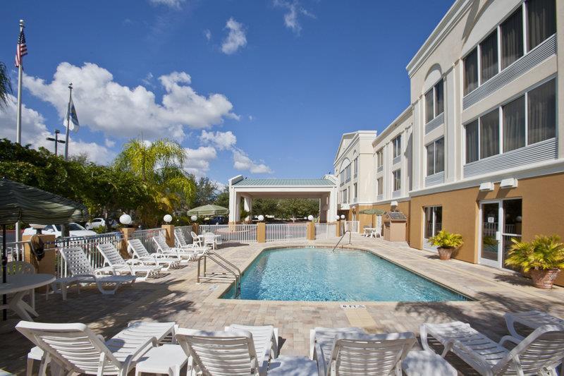 Best Western Plus Ambassador Suites Venice Gardens Facilities photo