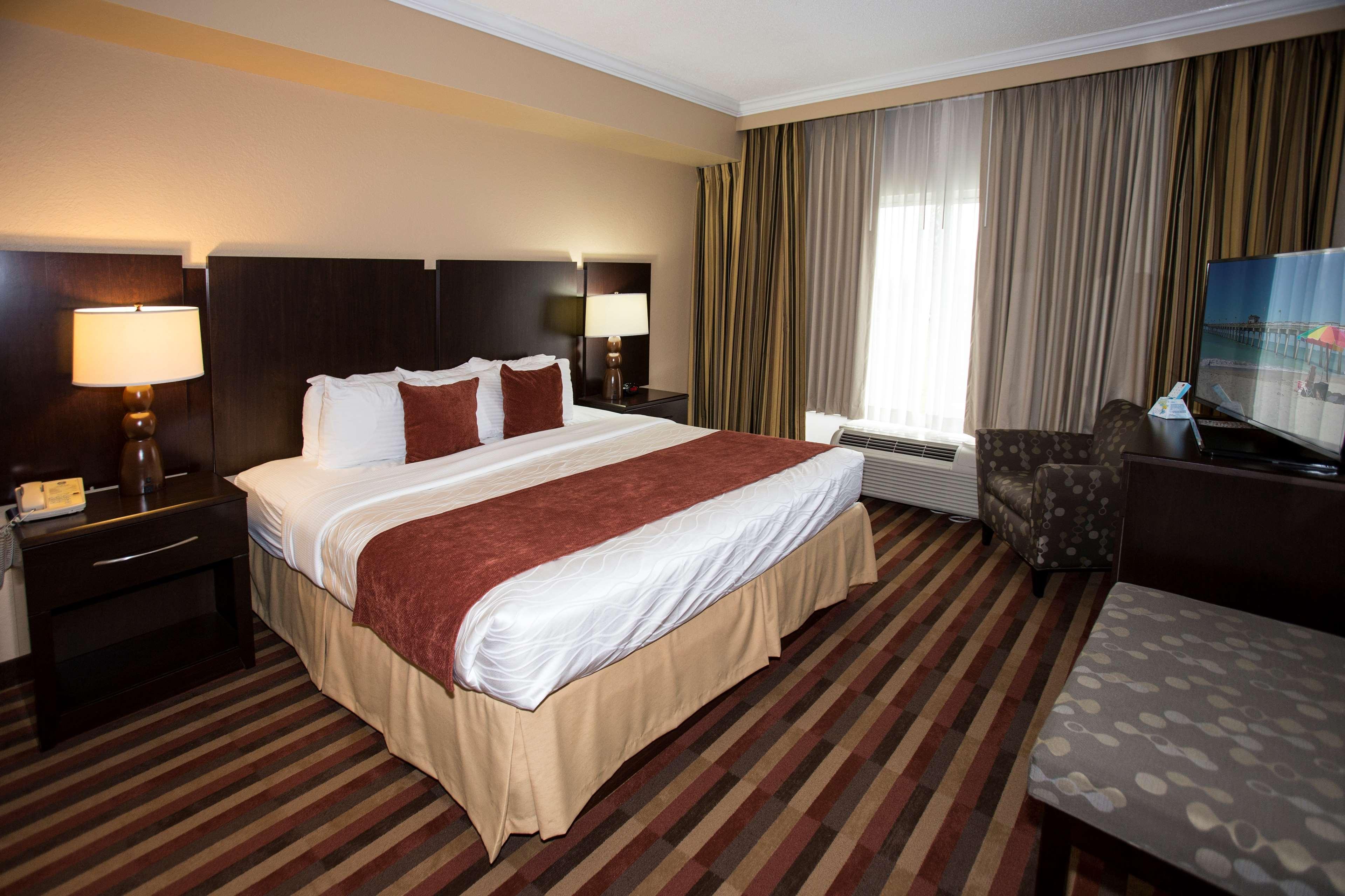 Best Western Plus Ambassador Suites Venice Gardens Exterior photo