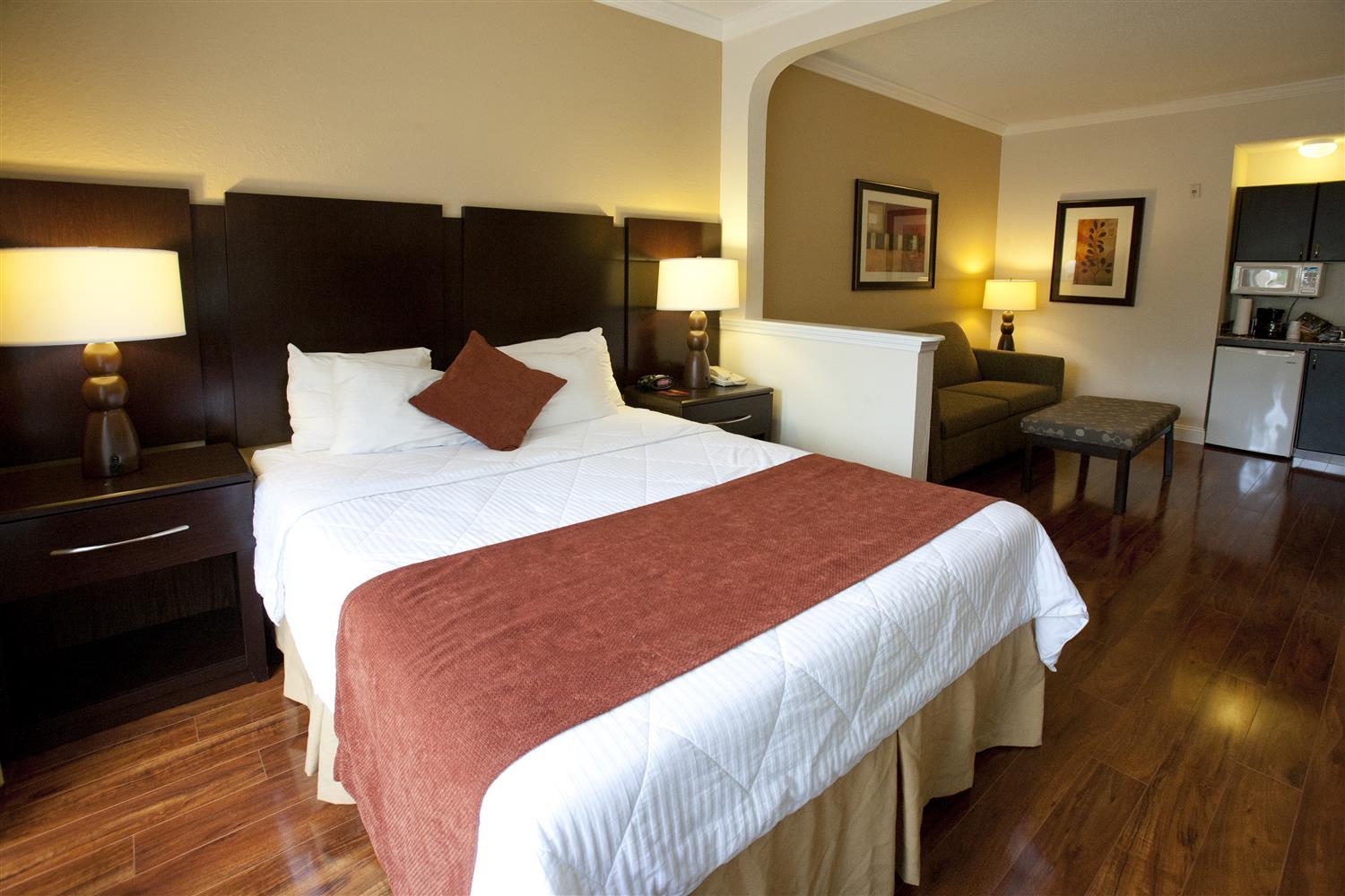 Best Western Plus Ambassador Suites Venice Gardens Exterior photo