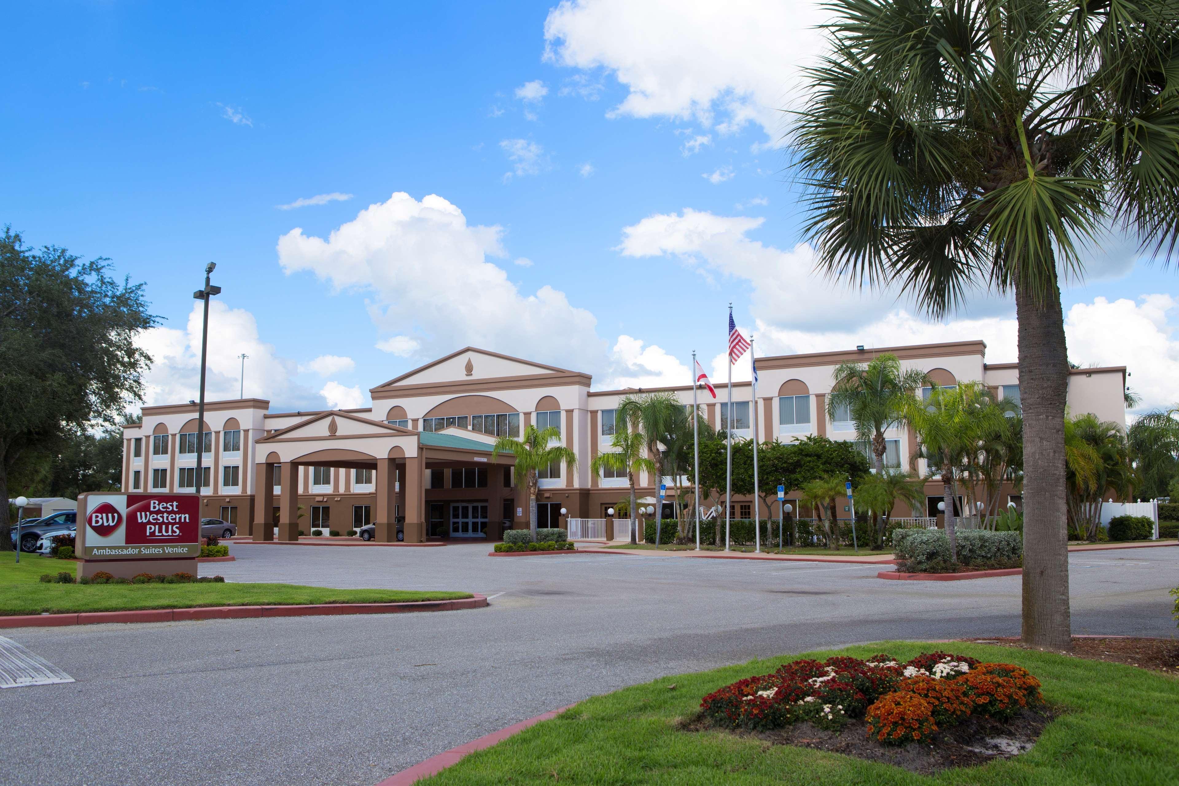 Best Western Plus Ambassador Suites Venice Gardens Exterior photo