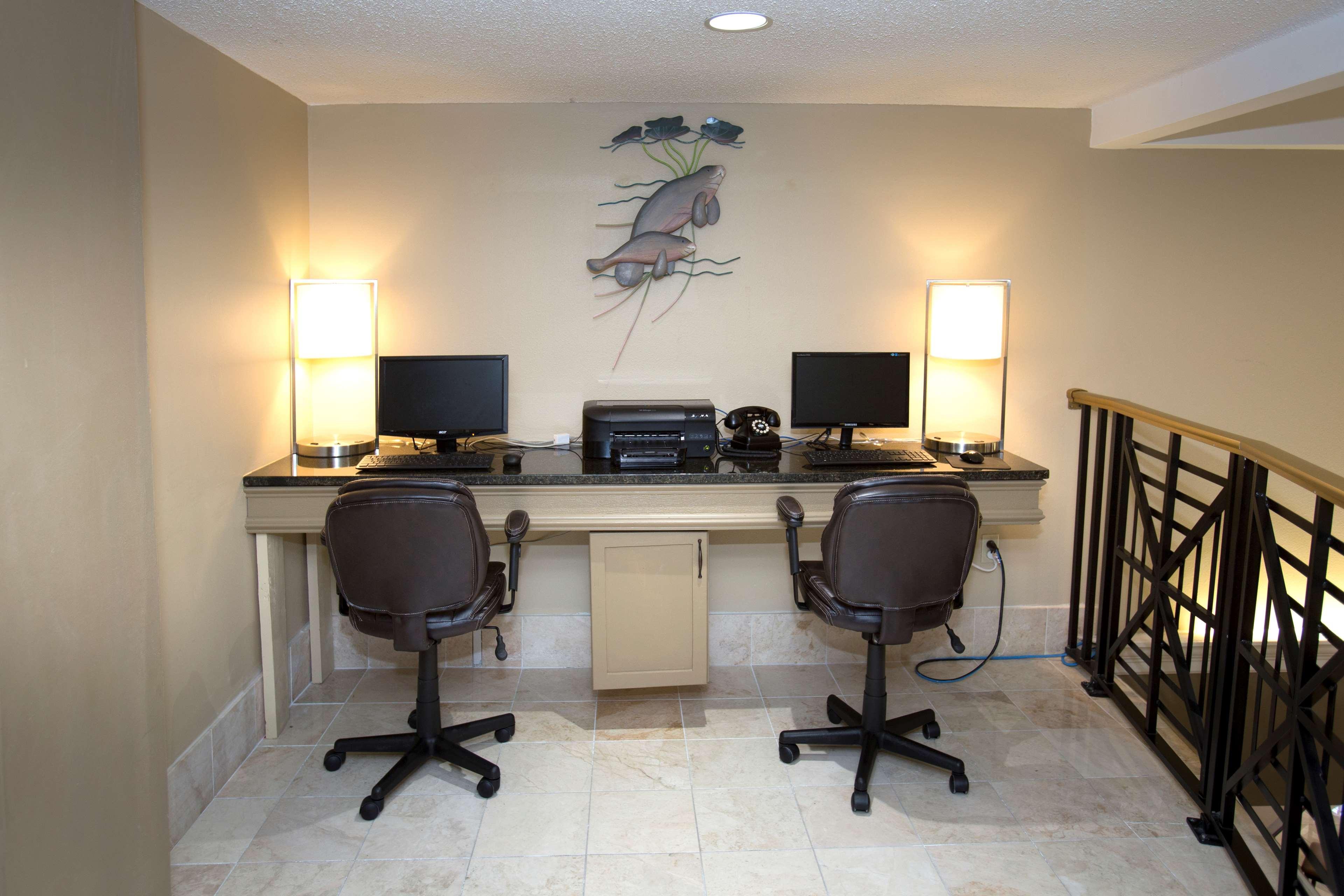 Best Western Plus Ambassador Suites Venice Gardens Exterior photo