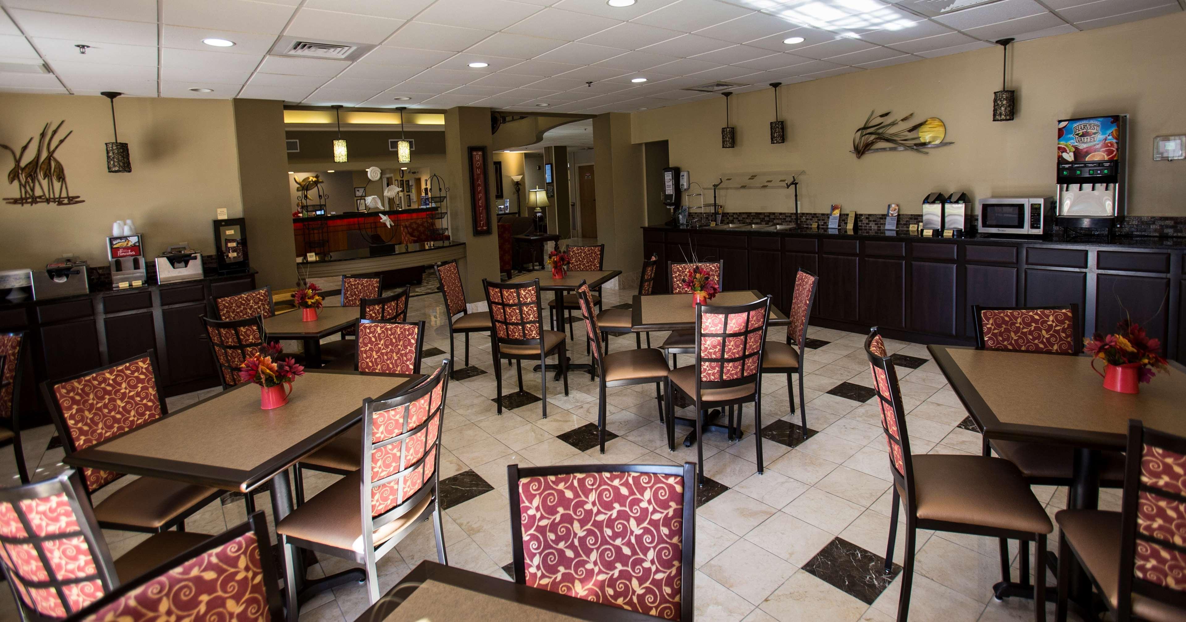 Best Western Plus Ambassador Suites Venice Gardens Exterior photo