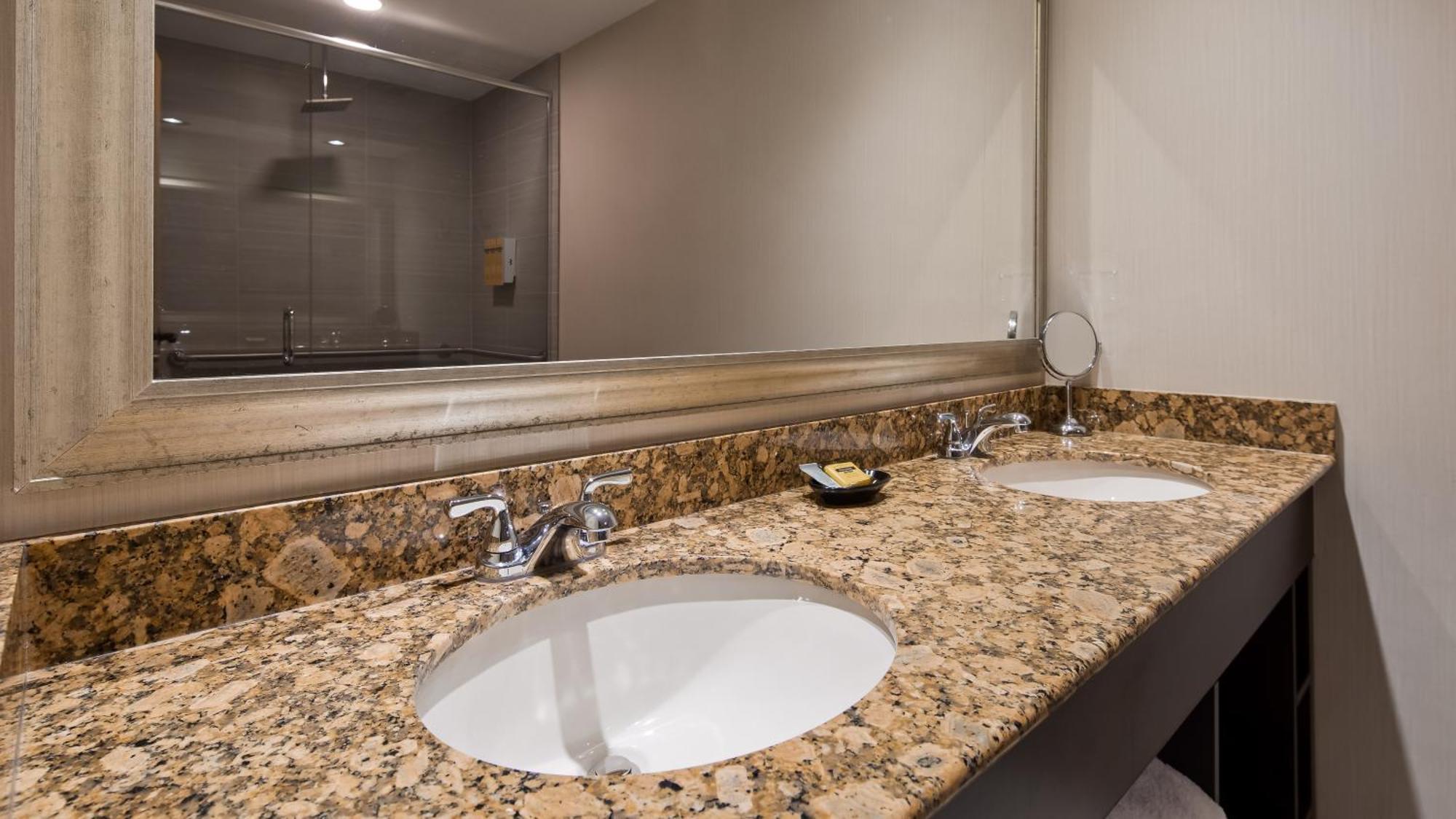 Best Western Plus Ambassador Suites Venice Gardens Exterior photo