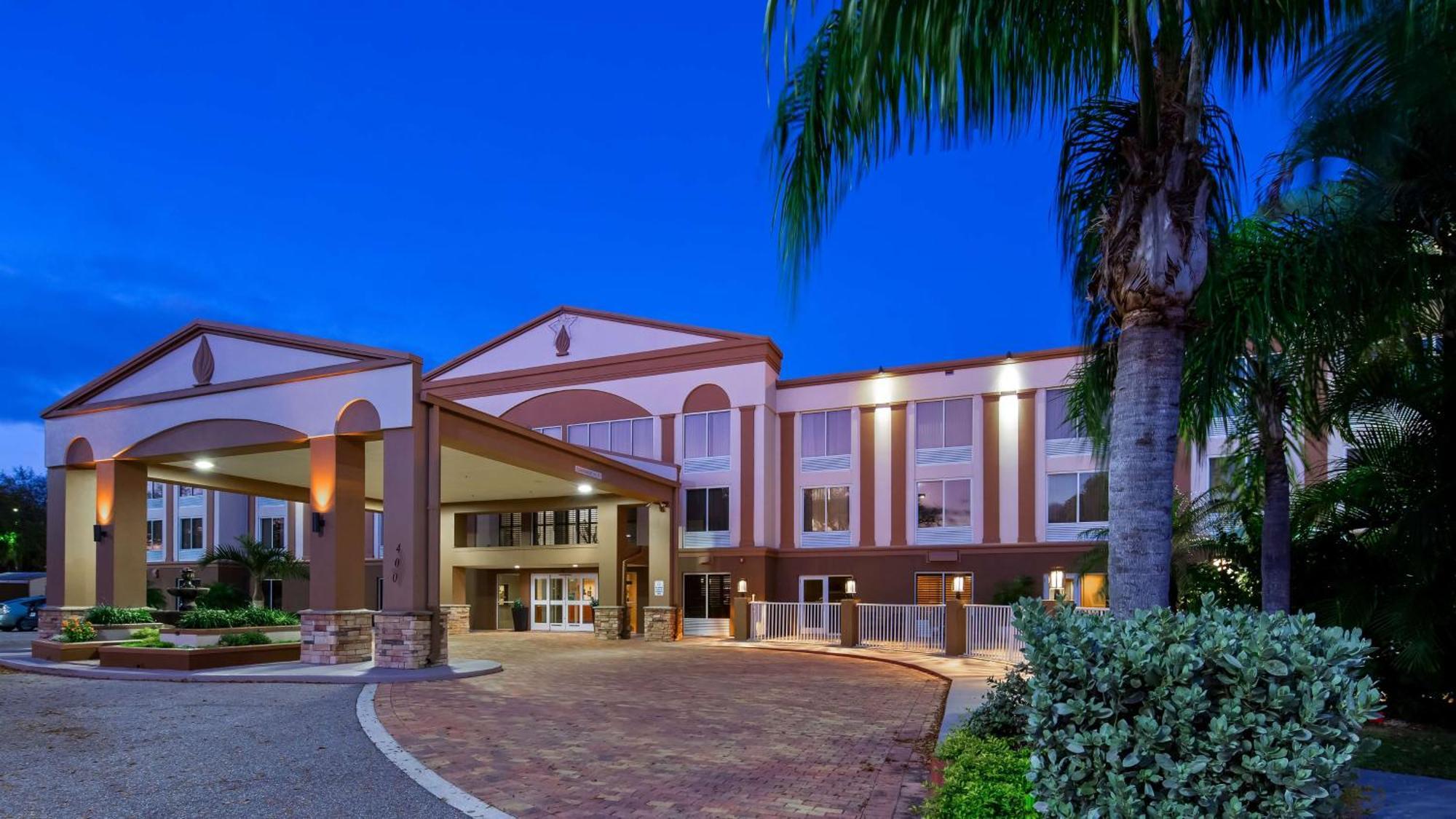 Best Western Plus Ambassador Suites Venice Gardens Exterior photo