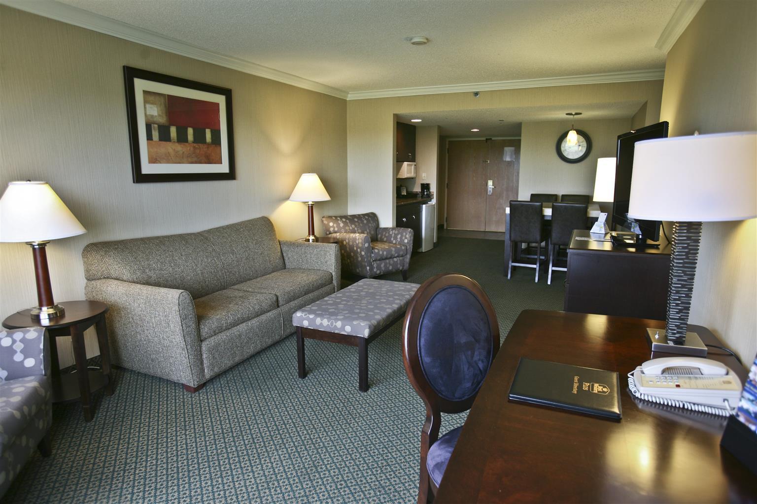 Best Western Plus Ambassador Suites Venice Gardens Room photo