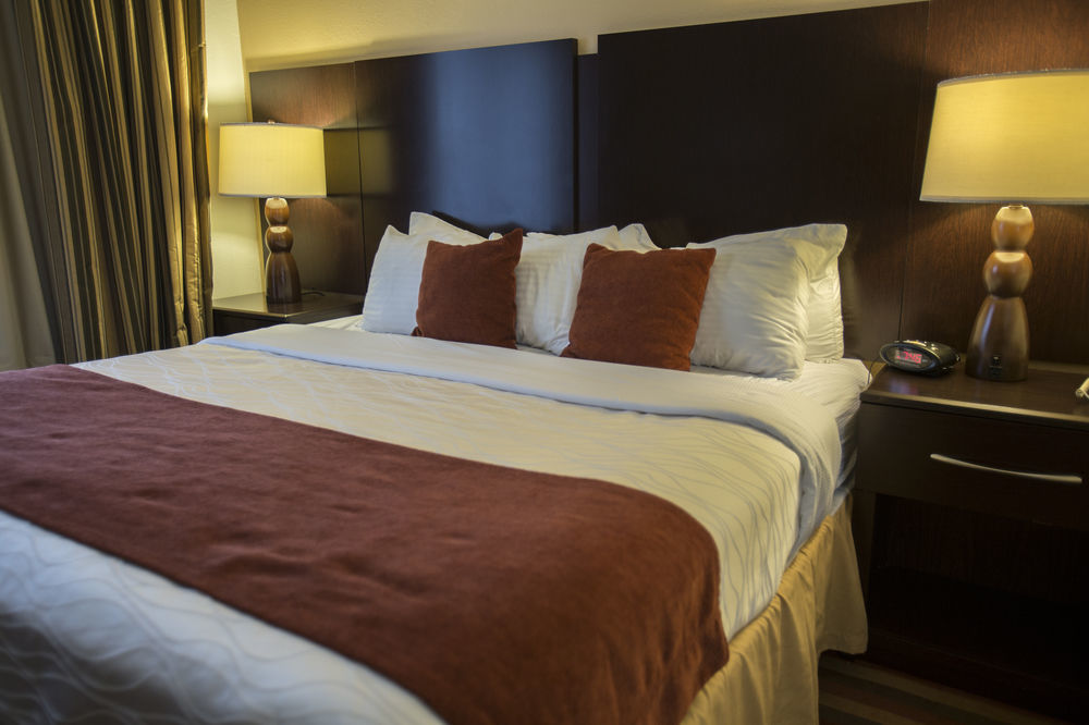 Best Western Plus Ambassador Suites Venice Gardens Exterior photo