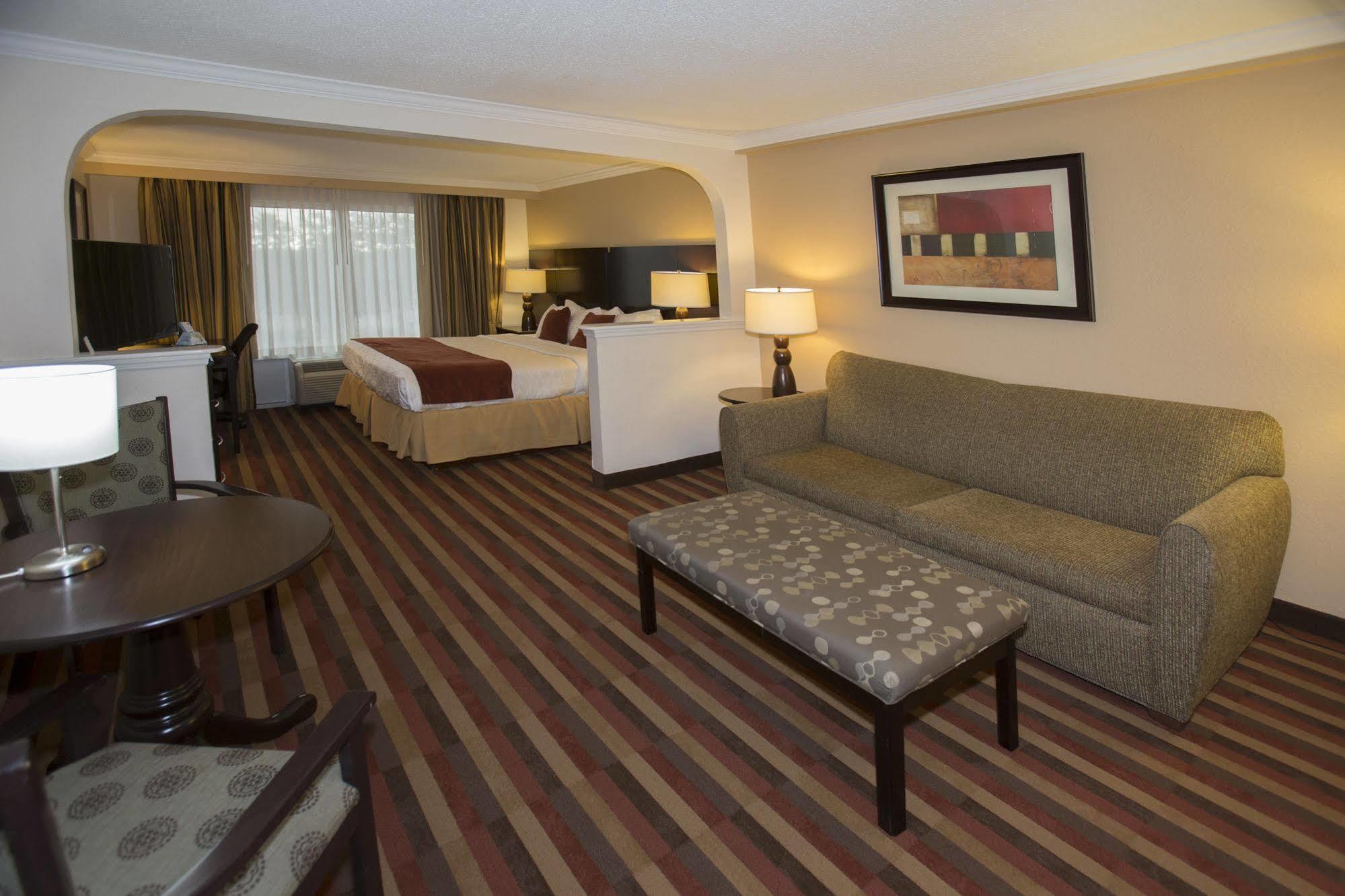 Best Western Plus Ambassador Suites Venice Gardens Exterior photo