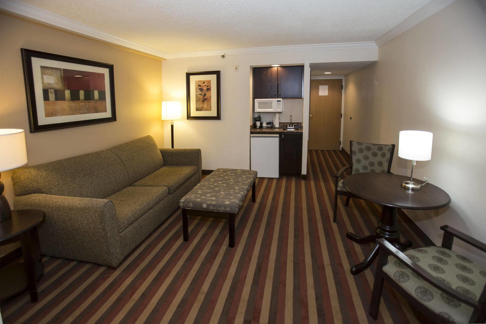 Best Western Plus Ambassador Suites Venice Gardens Exterior photo