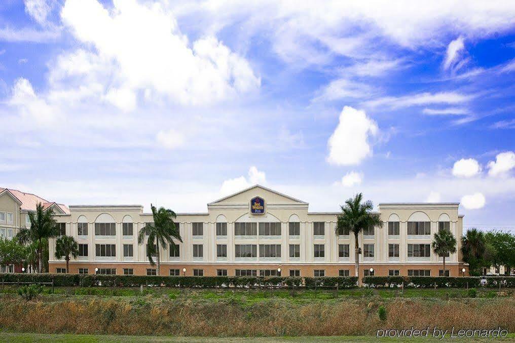 Best Western Plus Ambassador Suites Venice Gardens Exterior photo